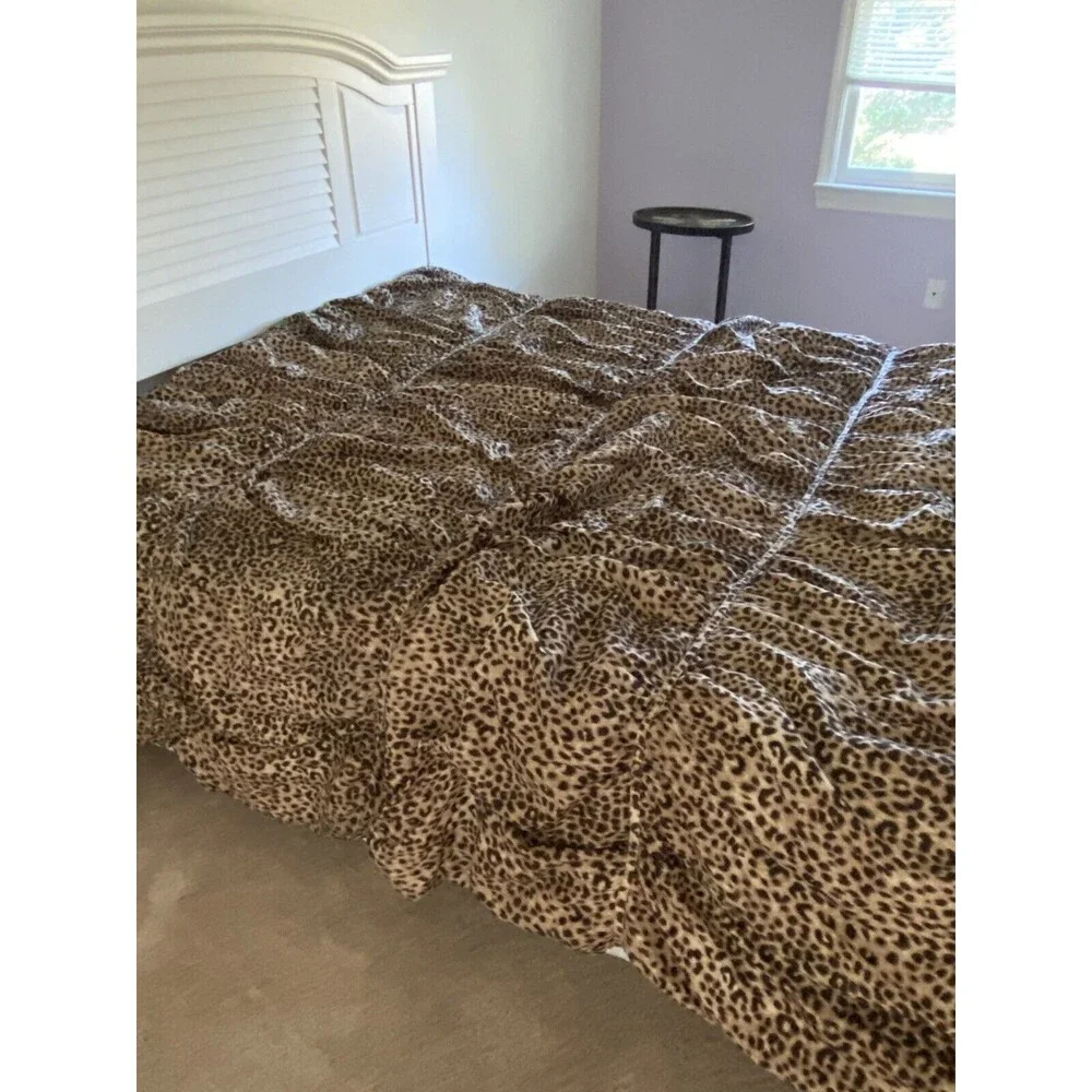 Better Homes and Gardens Full Queen Comforter Fluffy Animal Print